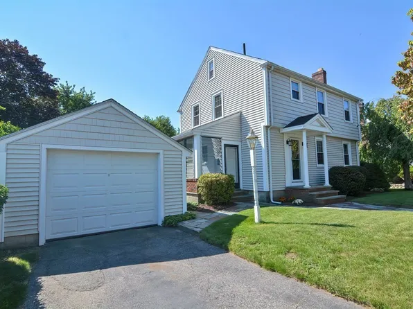 2 Richmond Ave, Milford, MA 01757