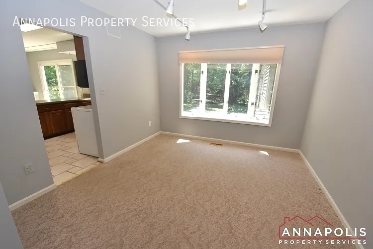 1915 Ridgewood Rd — Photo 5