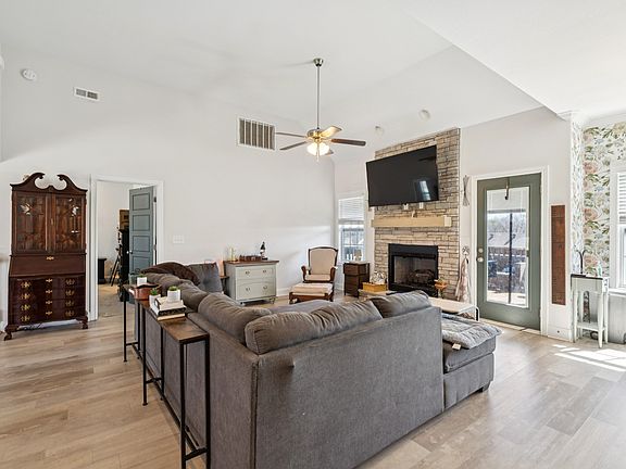 3rd image of 1568 Ellie Piper Cir