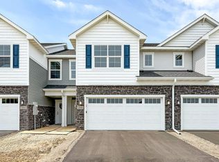 19946 Hunters Rdg, Rogers, MN 55374
