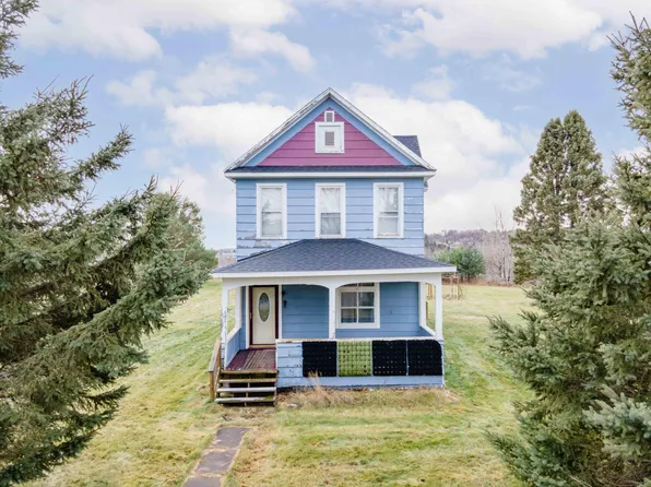 5 19th St, Caspian, MI 49915