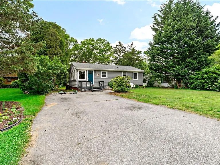 76 S River Dr — Photo 2
