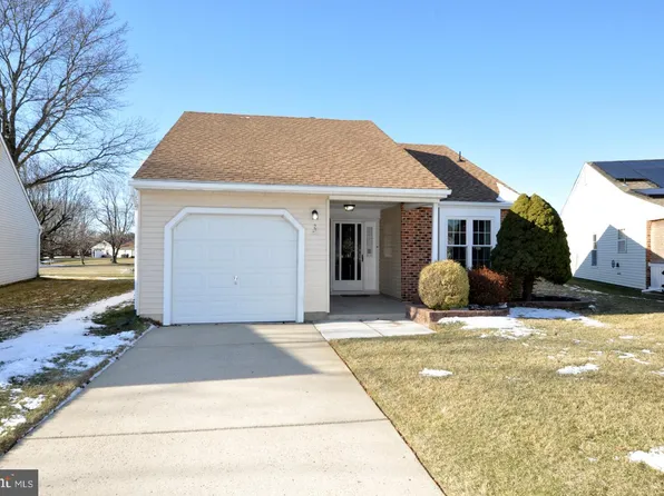 3 W Cortland Ct, Mount Laurel, NJ 08054