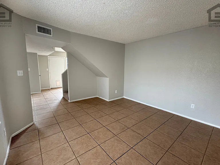 1765 E Pepper Cir — Photo 15