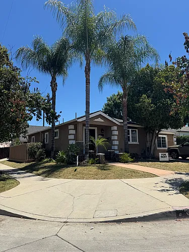 5766 Newcastle Ave Photo 1