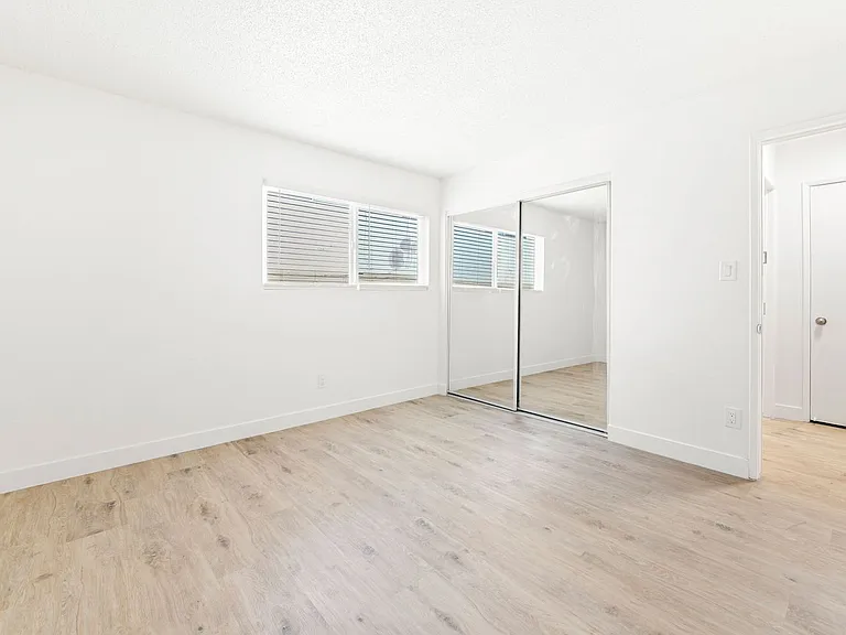 5330 Corteen — Photo 18