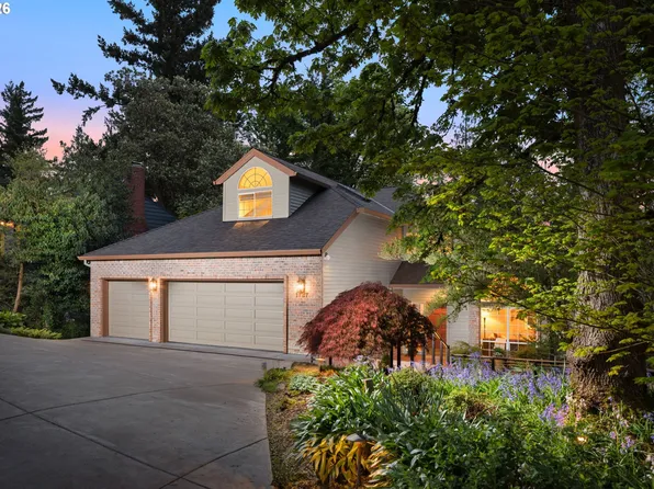 1727 SW Westwood Dr, Portland, OR 97239