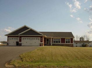 2225 Oregon Trl, Kronenwetter, WI 54455