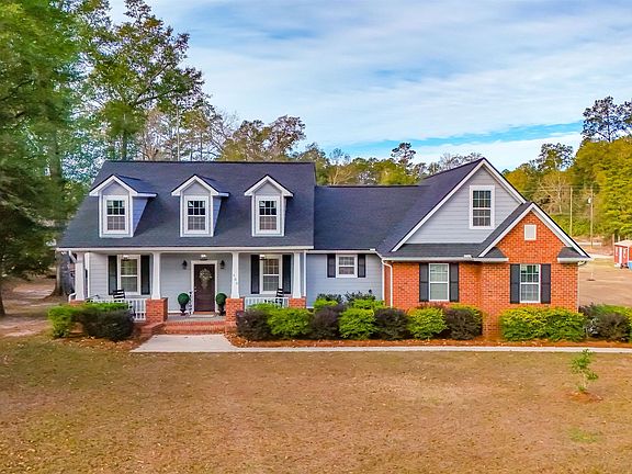 3rd image of 100 Robin Ln