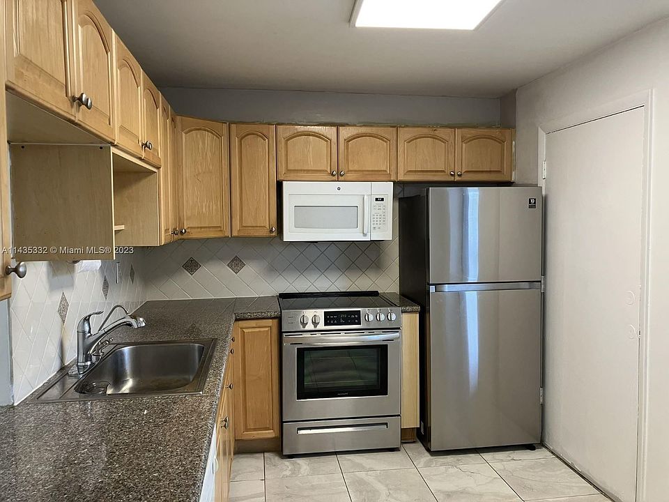 1st image of 1601 NE 191st St #B316