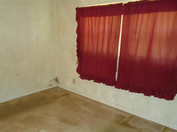 4th image of 10638 Dunkeld Cir