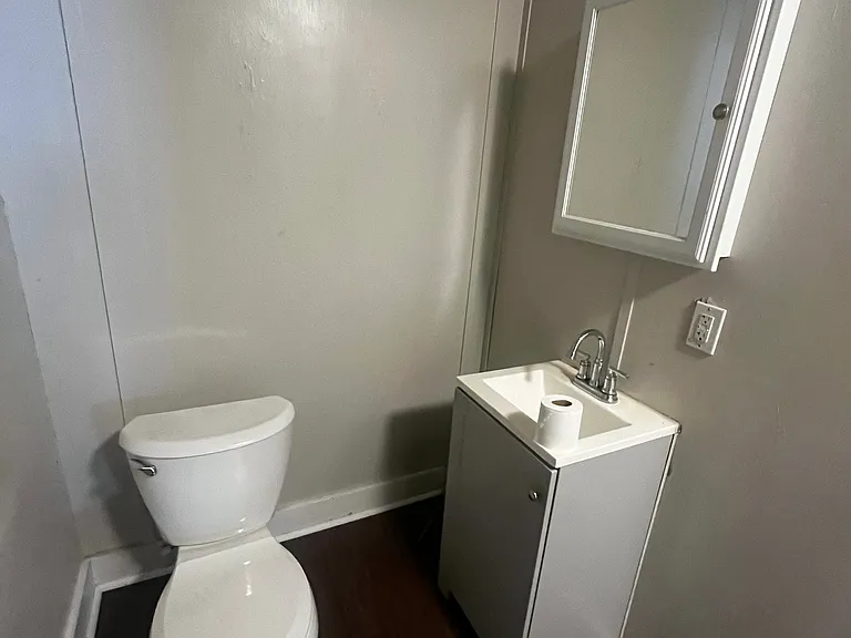 1245 S Main Ave #8 — Photo 5