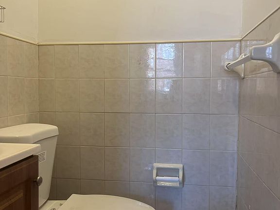 5th image of 73 27th Ave Floor 2