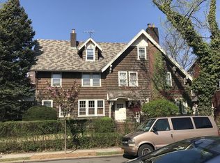 890 E 23rd St, Brooklyn, NY 11210