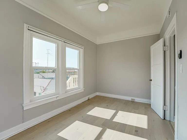 310 G St — Photo 14