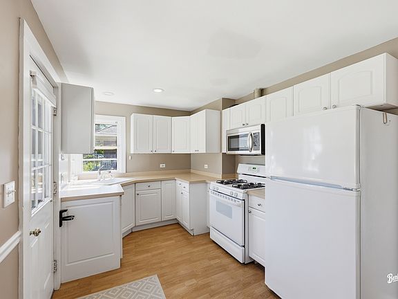 4th image of 21365 W Ridge Rd