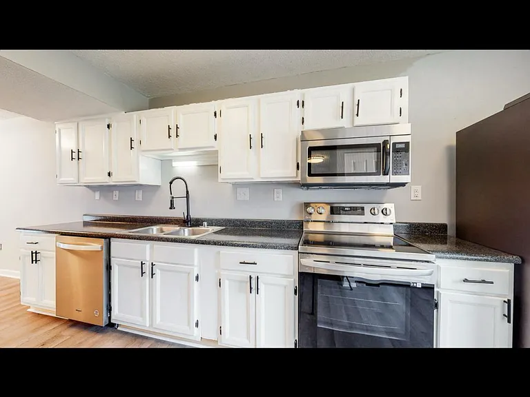 1658 Foxhaven Dr #1 — Photo 11