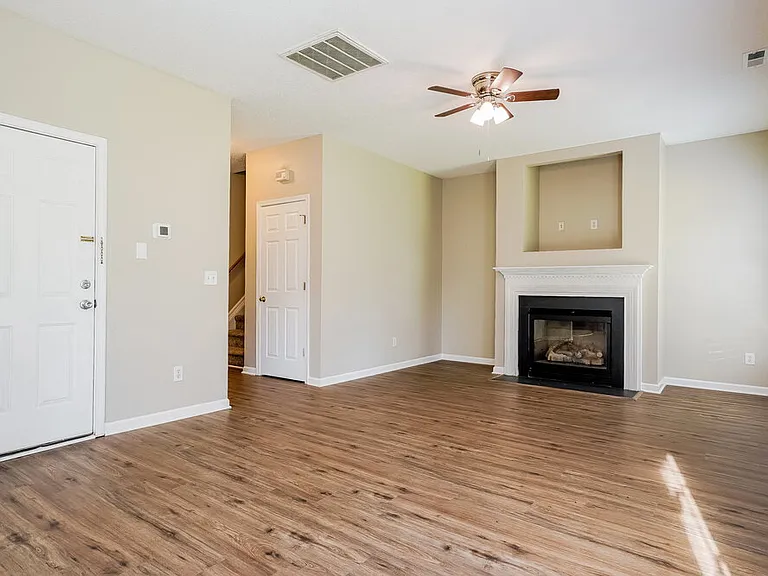 816 Stackhurst Way — Photo 7