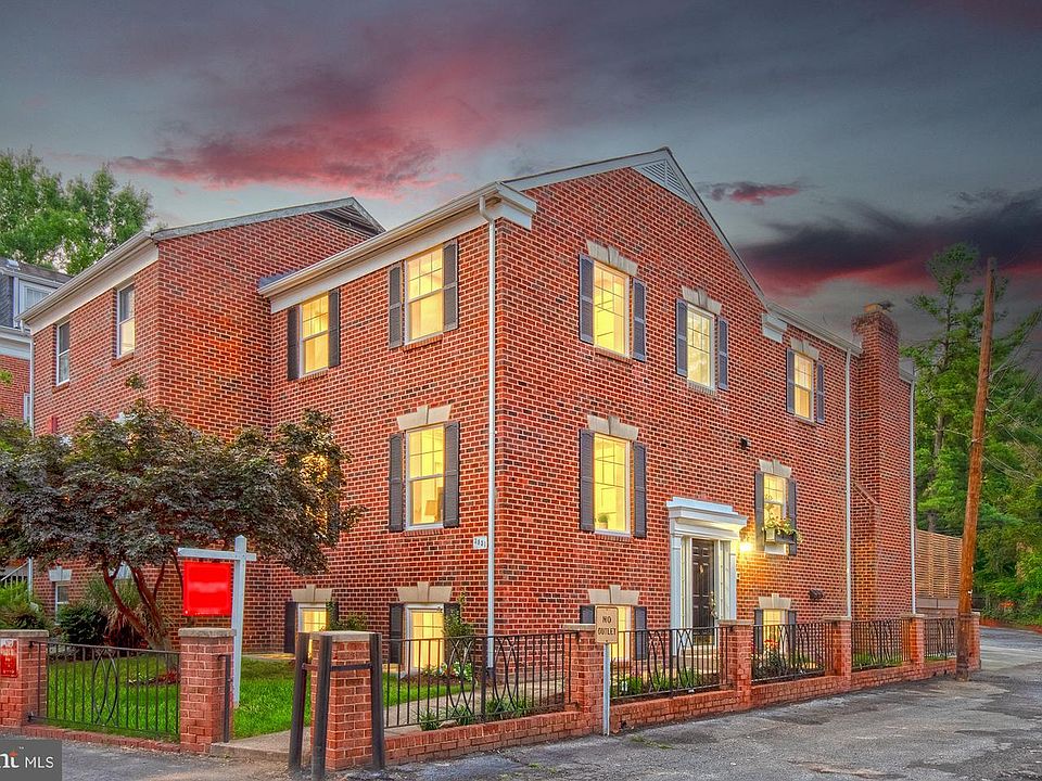 1st image of 3851 Oliver St NW