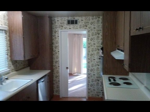3rd image of 6112 Everest Way #6112