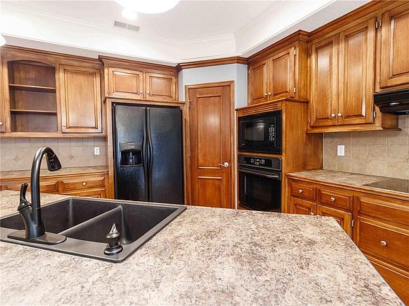 5th image of 1351 SW Heartwood Dr