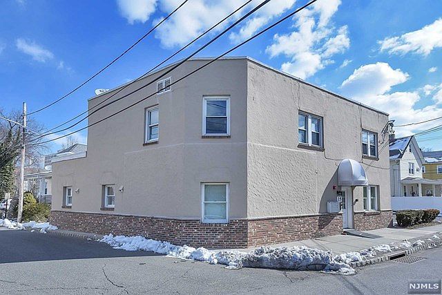 2nd image of 25 W Hamilton Ave APT D