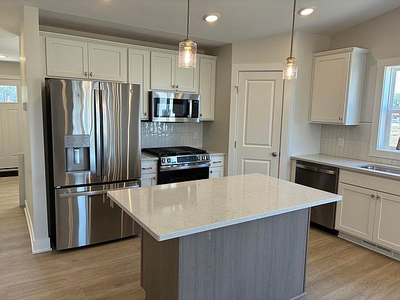 3rd image of 15715 Hawley Dr #30