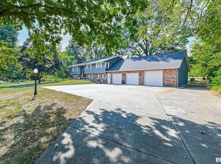 15325 N River Beach Dr, Chillicothe, IL 61523