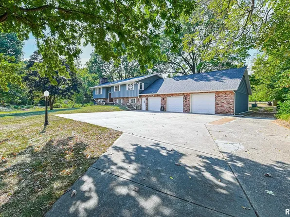 15325 N River Beach Dr, Chillicothe, IL 61523