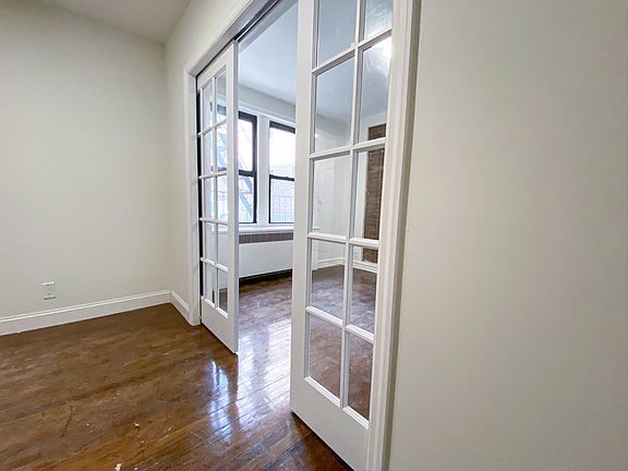 4th image of 3111 Crescent St APT A1