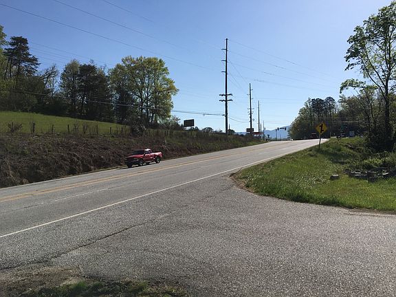 5th image of 2010 Highway 76