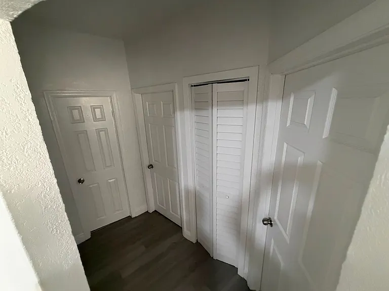 680 SW 7th Ave — Photo 3