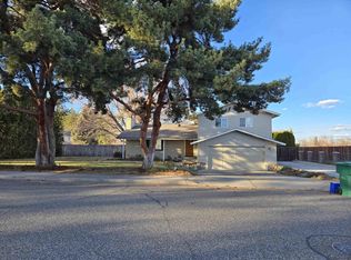 3802 W 15th Ave, Kennewick, WA 99338
