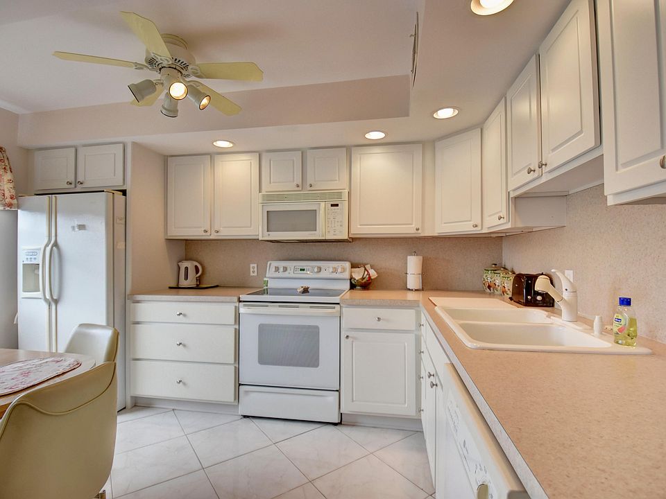 1st image of 3018 Exeter A