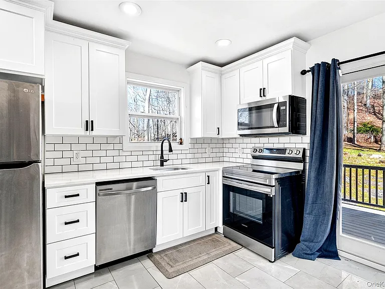 11 Colonel Glenn Dr — Photo 8