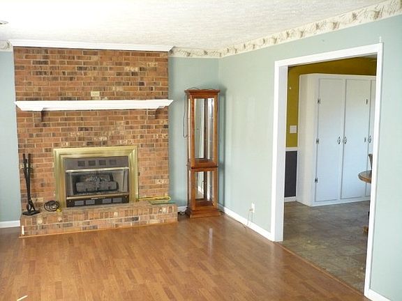 3rd image of 1684 David Giles Ln