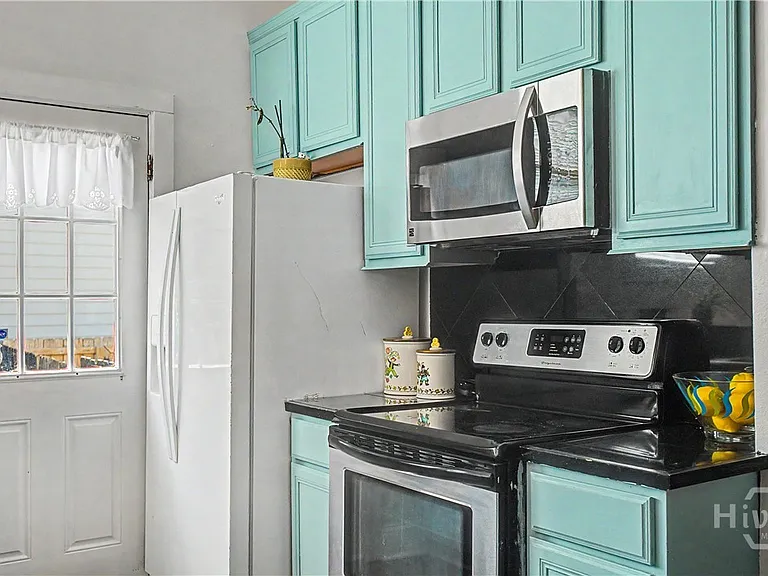 1410 Jefferson St — Photo 18