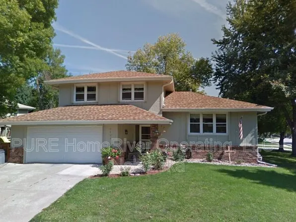2121 S 163rd Cir, Omaha, NE 68130