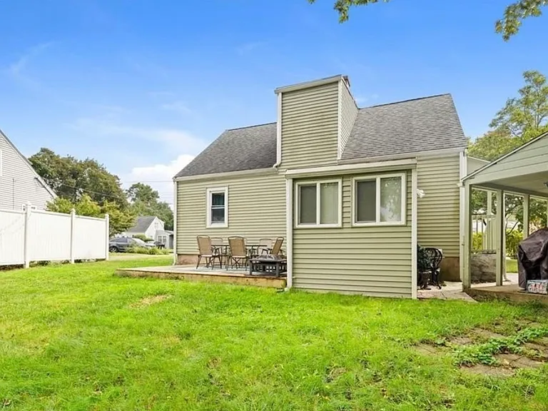 2 Washington Ct — Photo 2