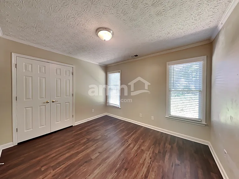 4960 Hopeland Dr — Photo 10