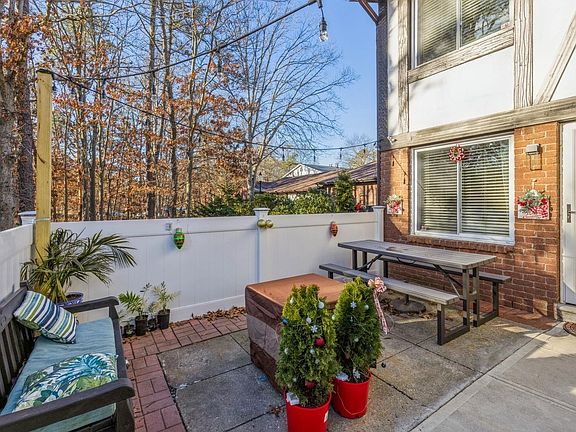4th image of 427 Birchwood Rd Unit 427