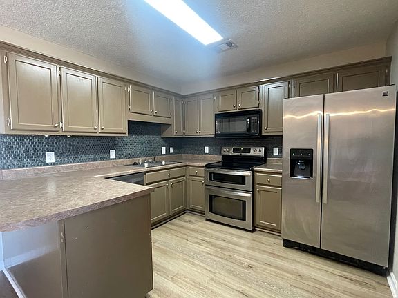 2nd image of 721 Lena Dr
