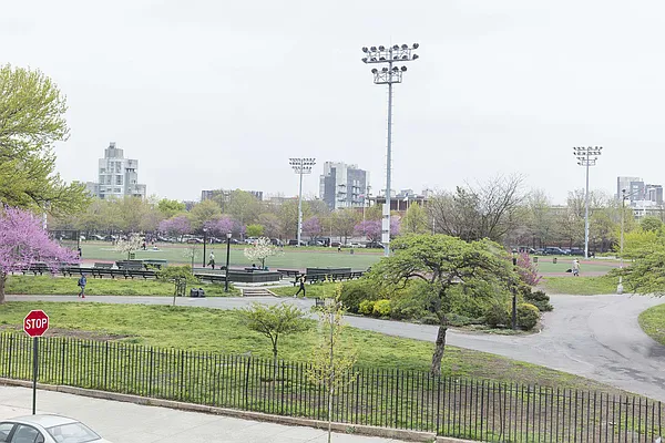 Rented by Grand & Co. | media 4