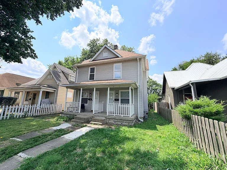 1132 N Oxford St — Photo 2