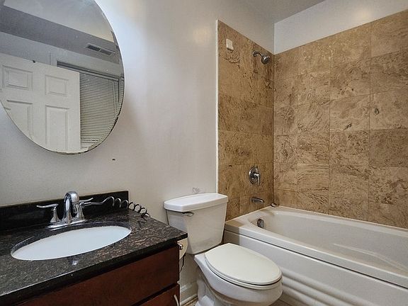 3rd image of 6305 N Francisco Ave APT 1