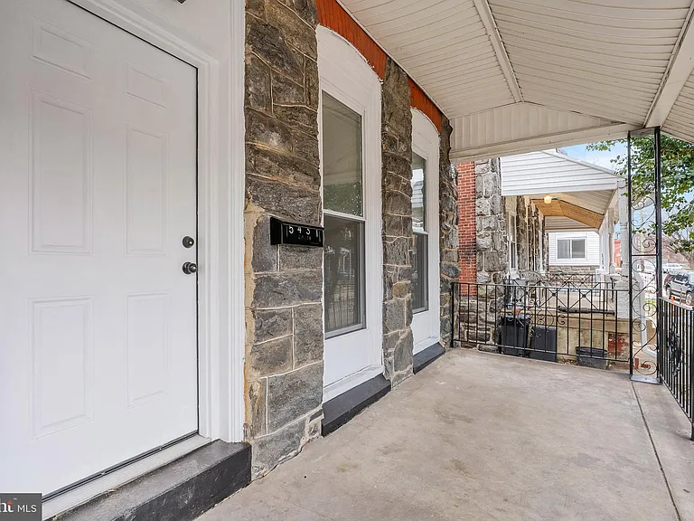 5431 Stewart St — Photo 5