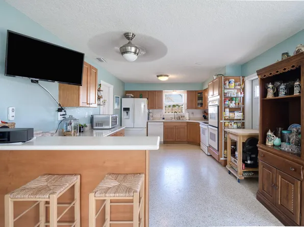2395 Edgewater Drive, West Palm Beach, FL 33406