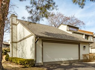 2531 Honeysuckle Ln, Rolling Meadows, IL 60008