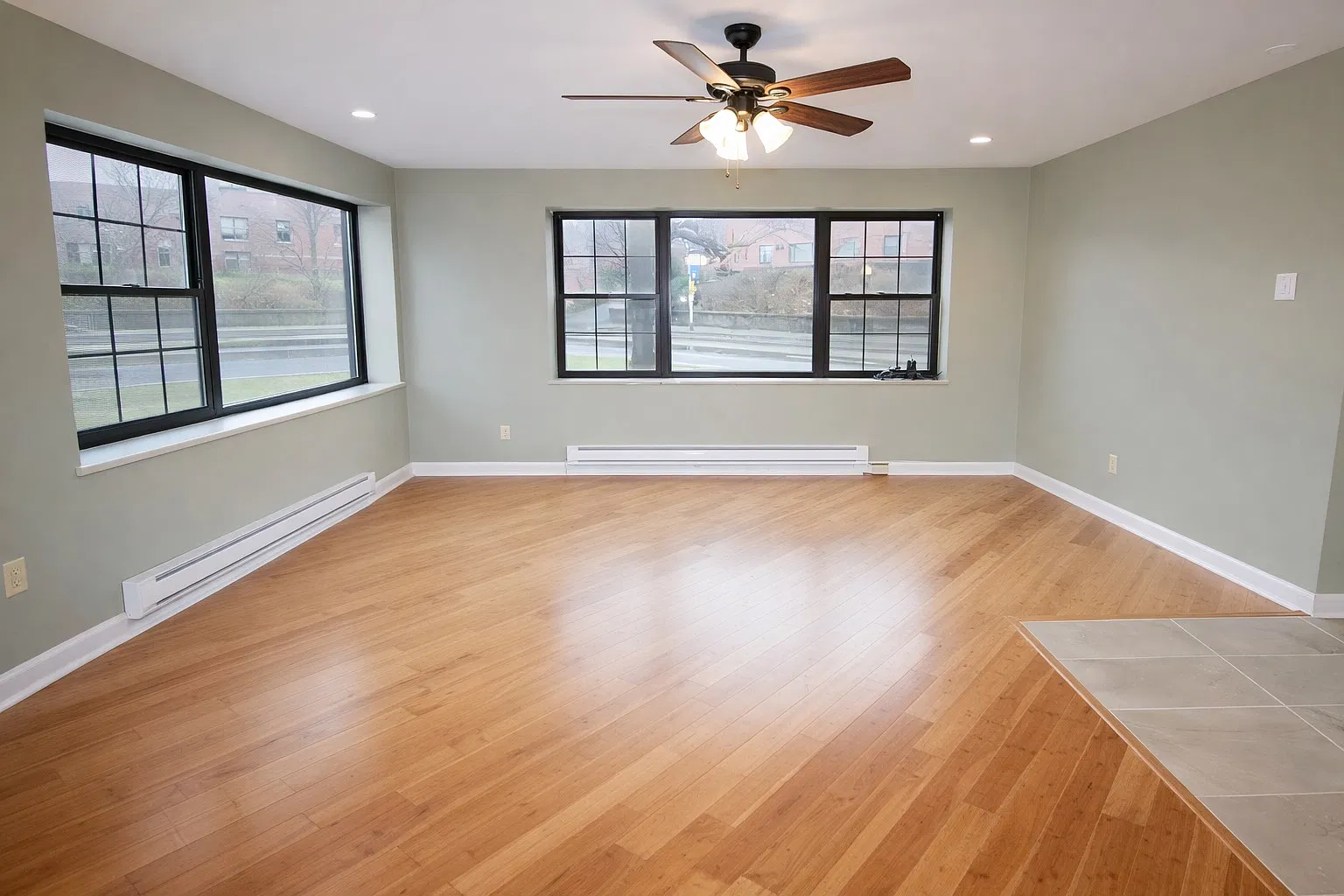 2 bed, 730 sqft, $1,919 — Photo 3
