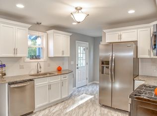 208 Locust St, Holyoke, MA 01040